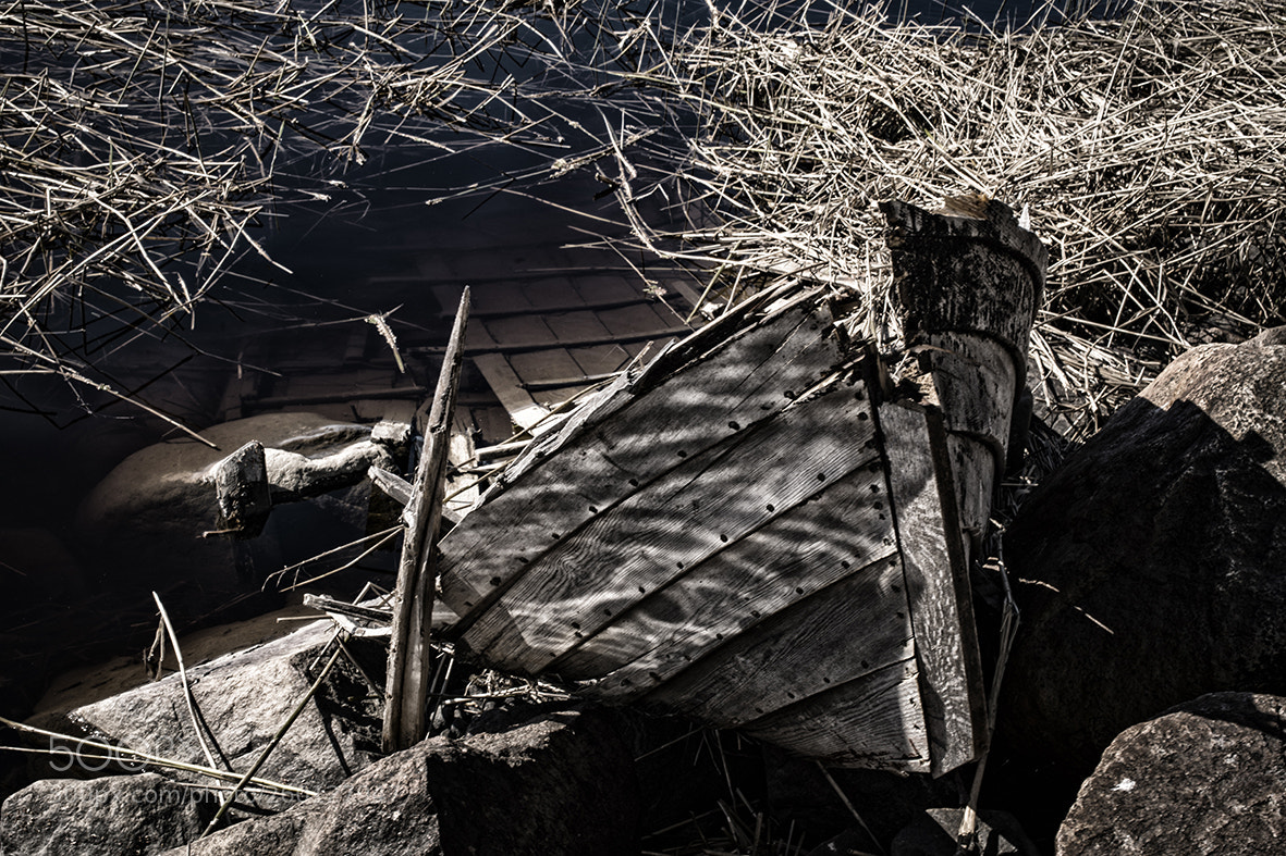 Nikon D800 sample photo. Boat wreck photography