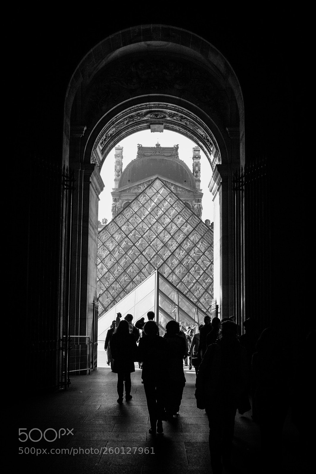 Canon EOS 350D (EOS Digital Rebel XT / EOS Kiss Digital N) sample photo. Louvre photography