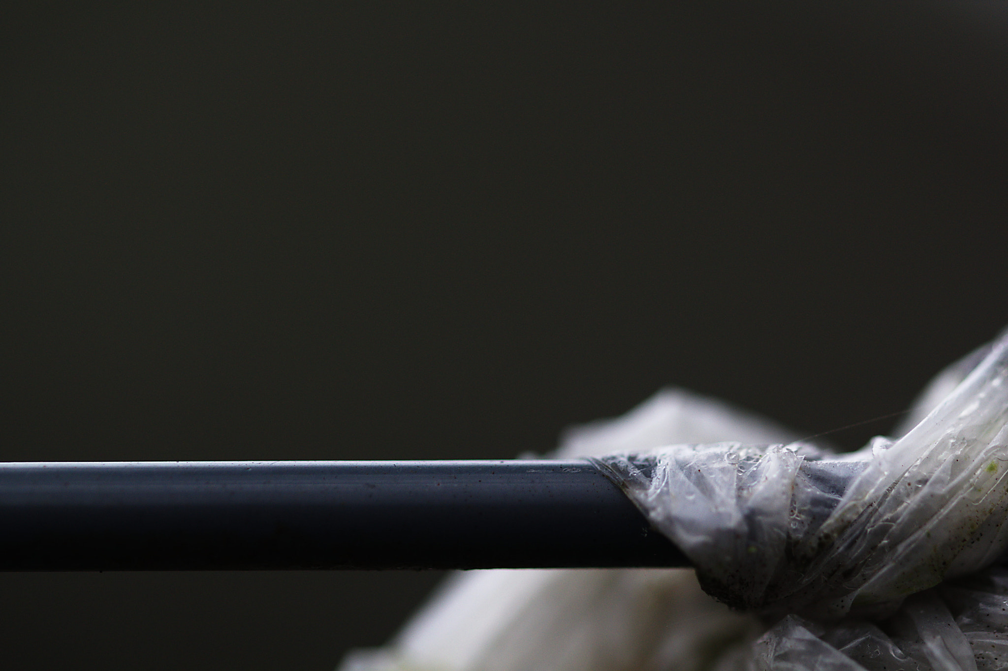 Canon EF 100mm F2.8L Macro IS USM sample photo. Traces on a fence i photography