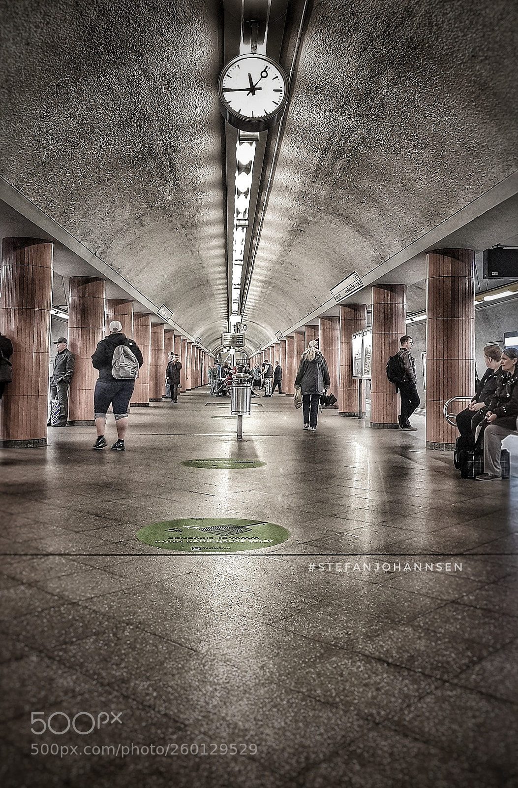 Samsung Galaxy S8 sample photo. Underground photography