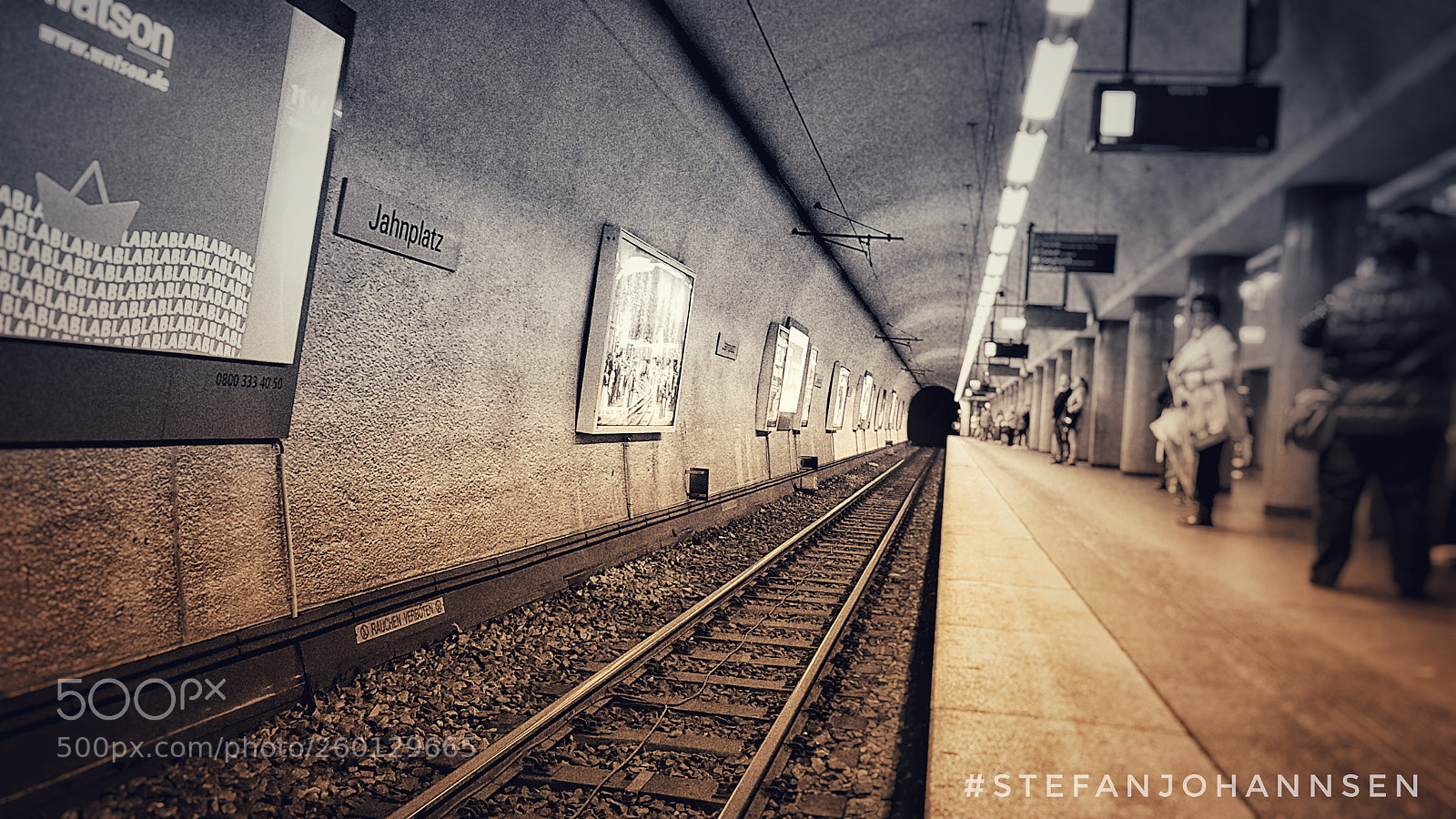 Samsung Galaxy S8 sample photo. Underground photography