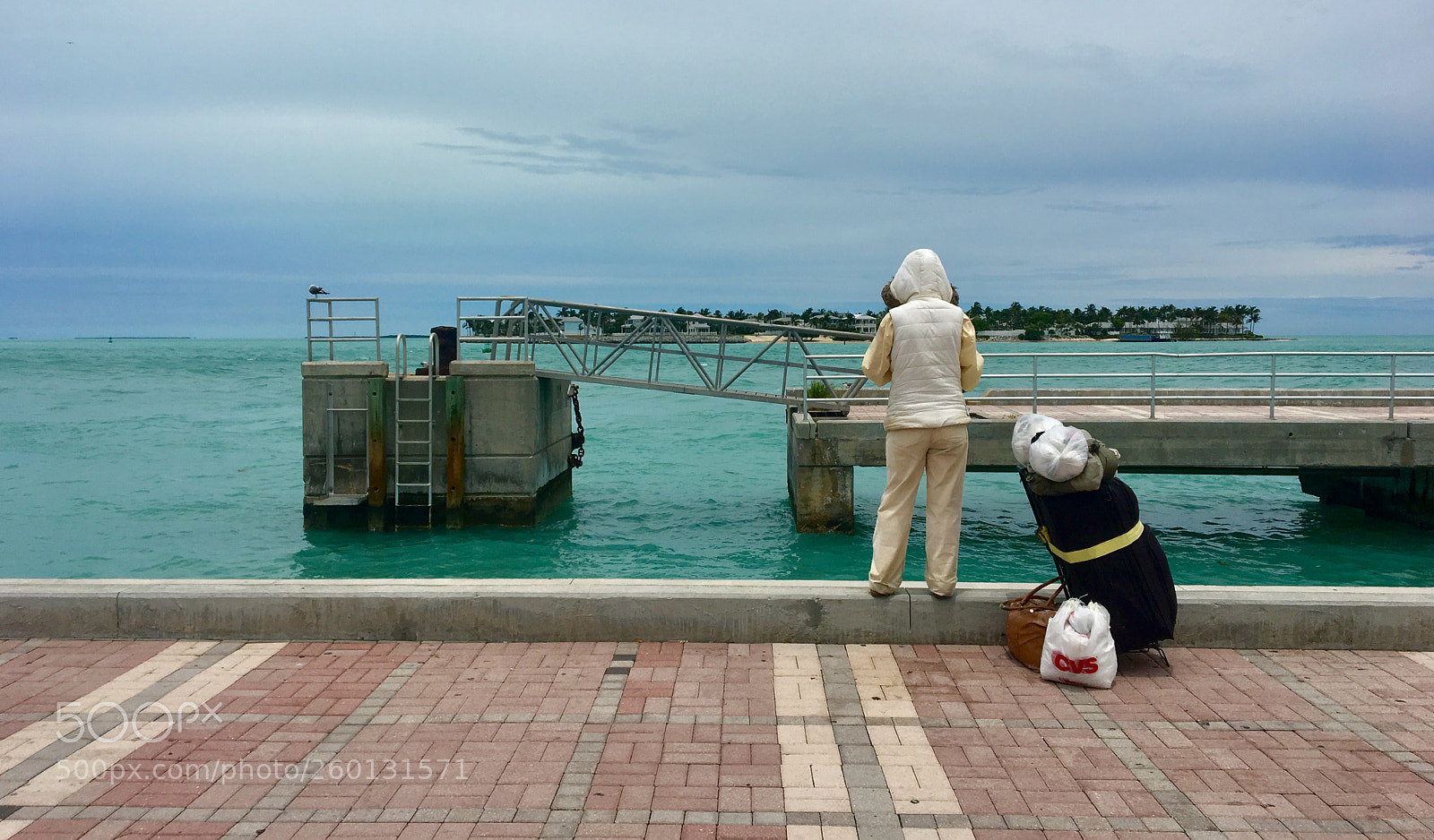 Apple iPhone 6s sample photo. “arriving late”   street photography photography
