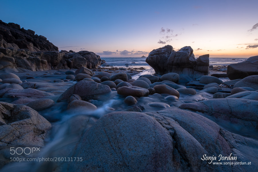 Fujifilm X-T2 sample photo. Rocky beach photography