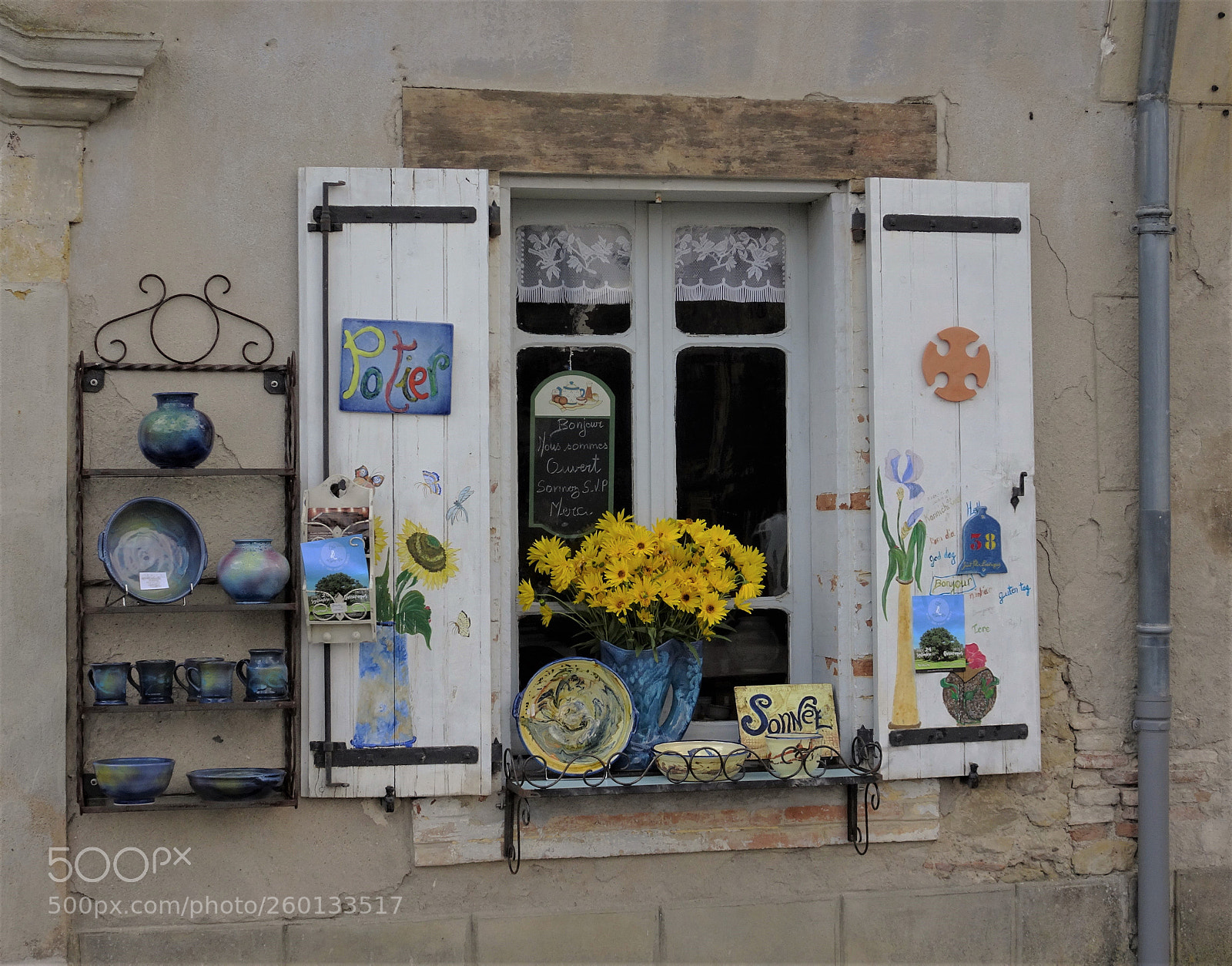 Sony Cyber-shot DSC-HX90V sample photo. Window photography