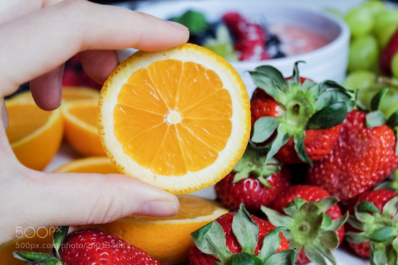 Canon EOS 1300D (EOS Rebel T6 / EOS Kiss X80) sample photo. Fresh oranges and strawberries photography