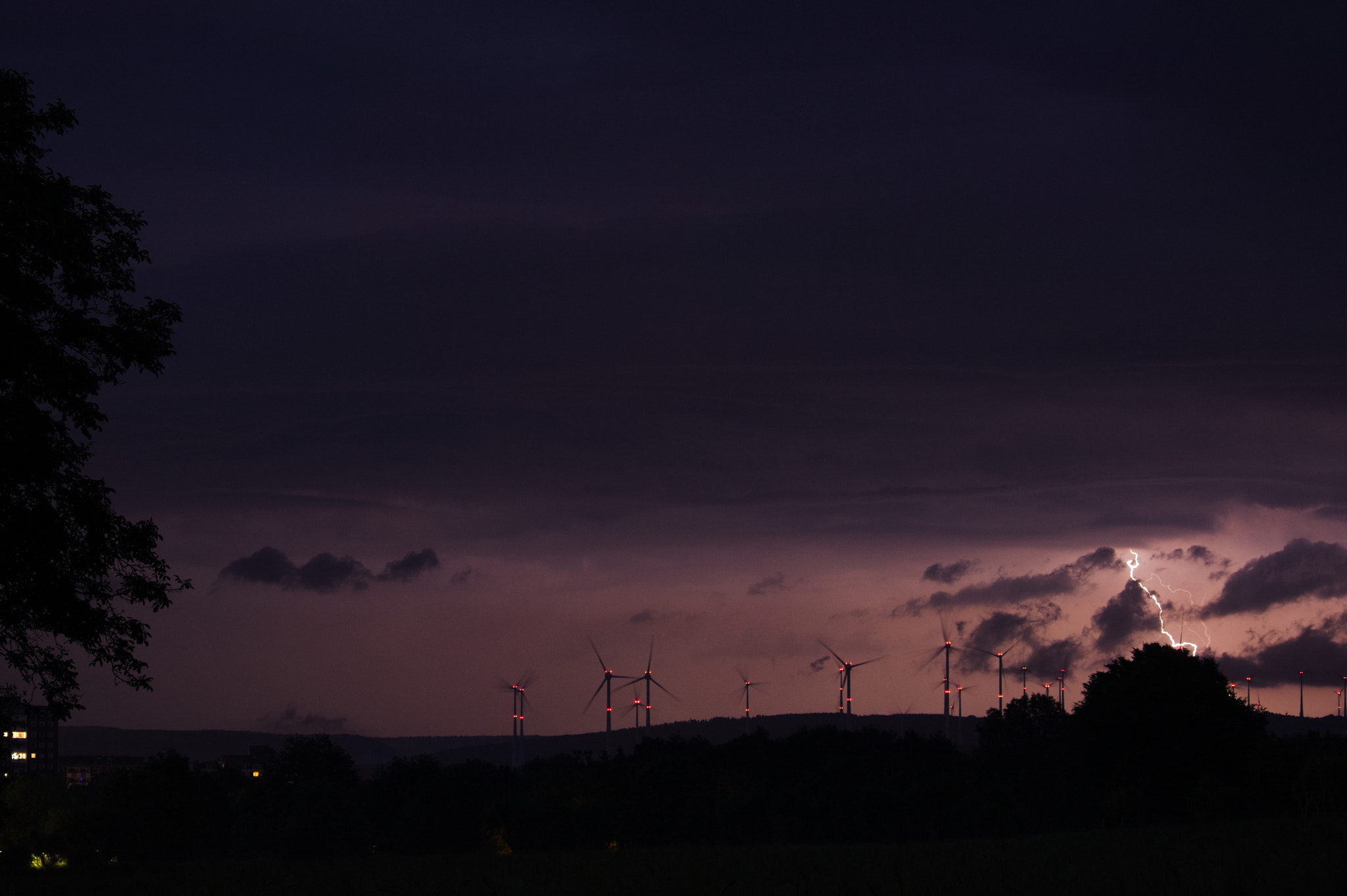 Canon EF-S 55-250mm F4-5.6 IS STM sample photo. Lightning 1 photography