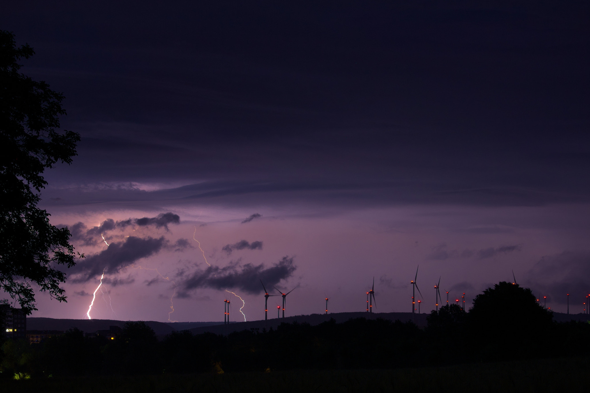 Canon EF-S 55-250mm F4-5.6 IS STM sample photo. Lightning 2 photography