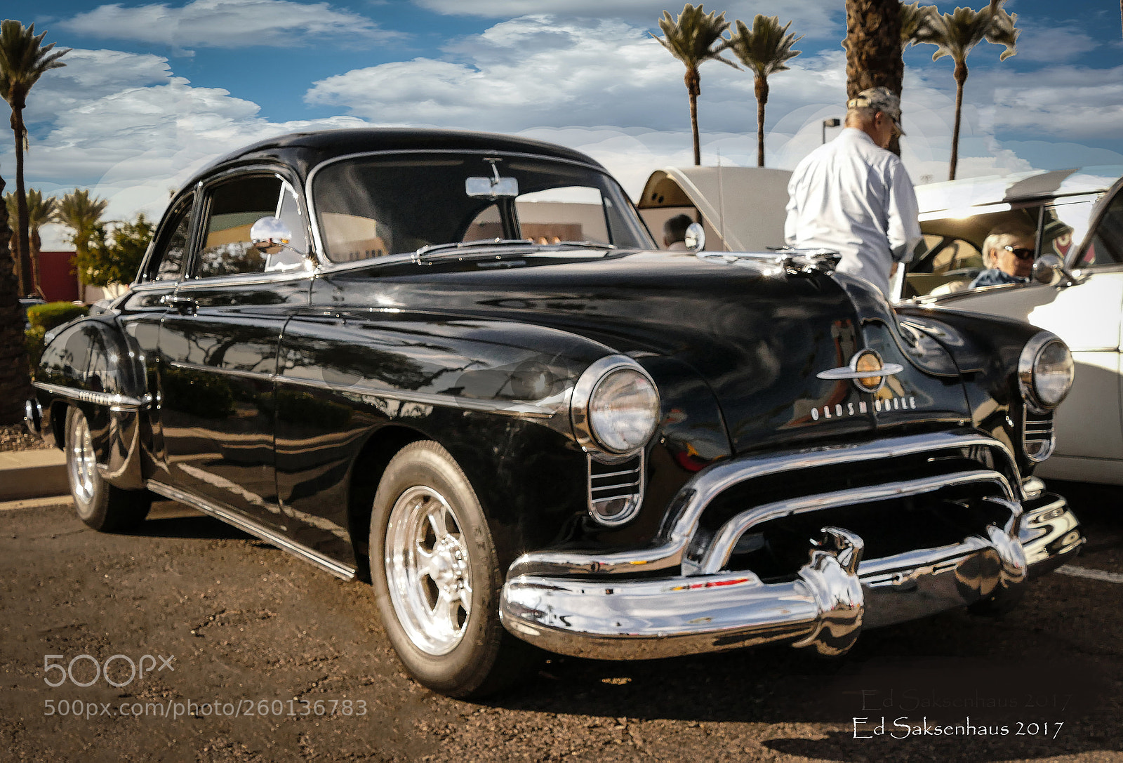 Panasonic Lumix DMC-FZ1000 sample photo. 1952 black oldsmobile photography