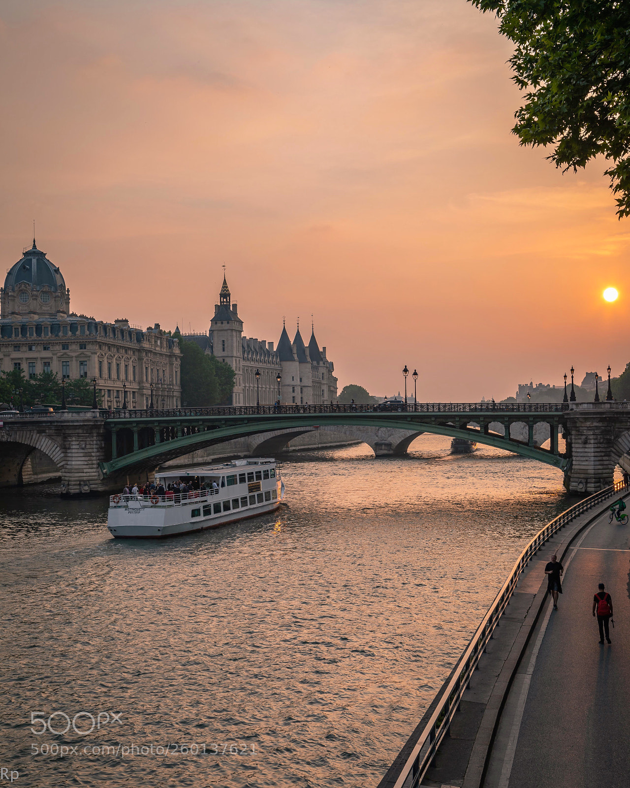 Canon EOS 5D Mark IV sample photo. Vedettes du paris photography