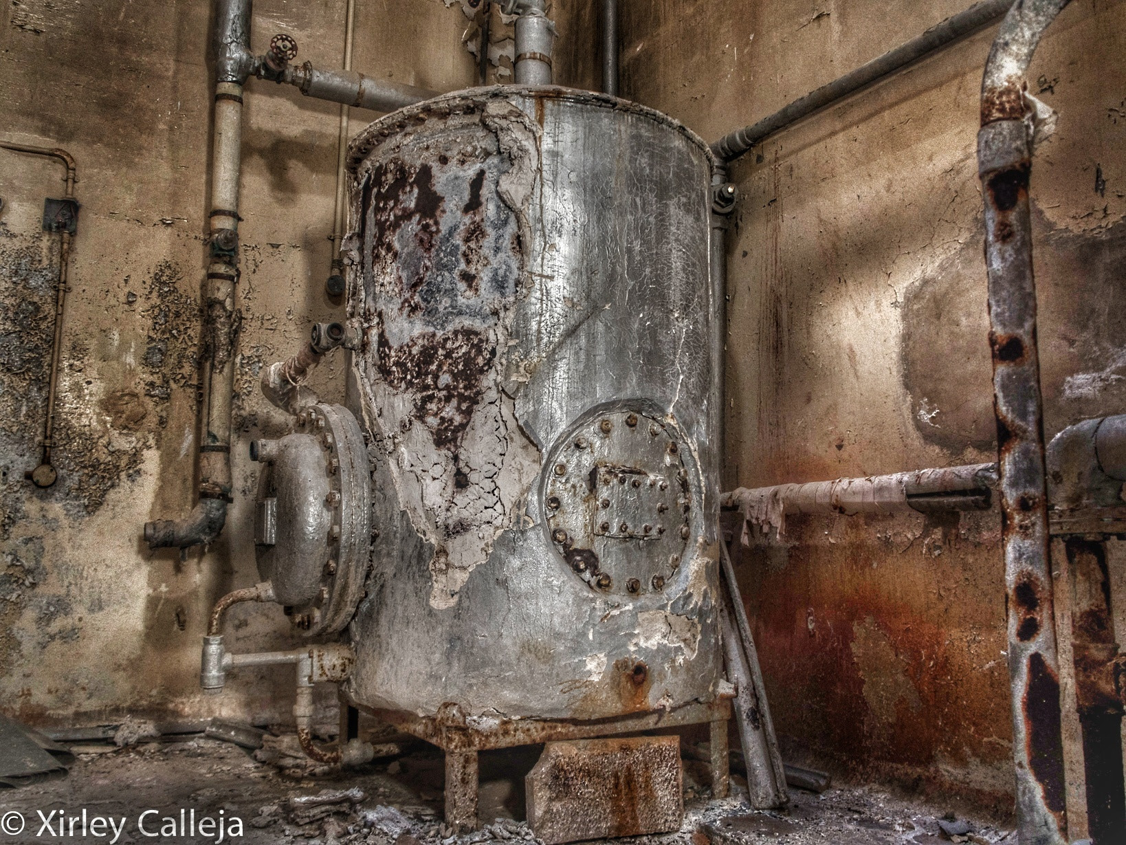 Olympus PEN E-PL7 sample photo. Dilapidation photography