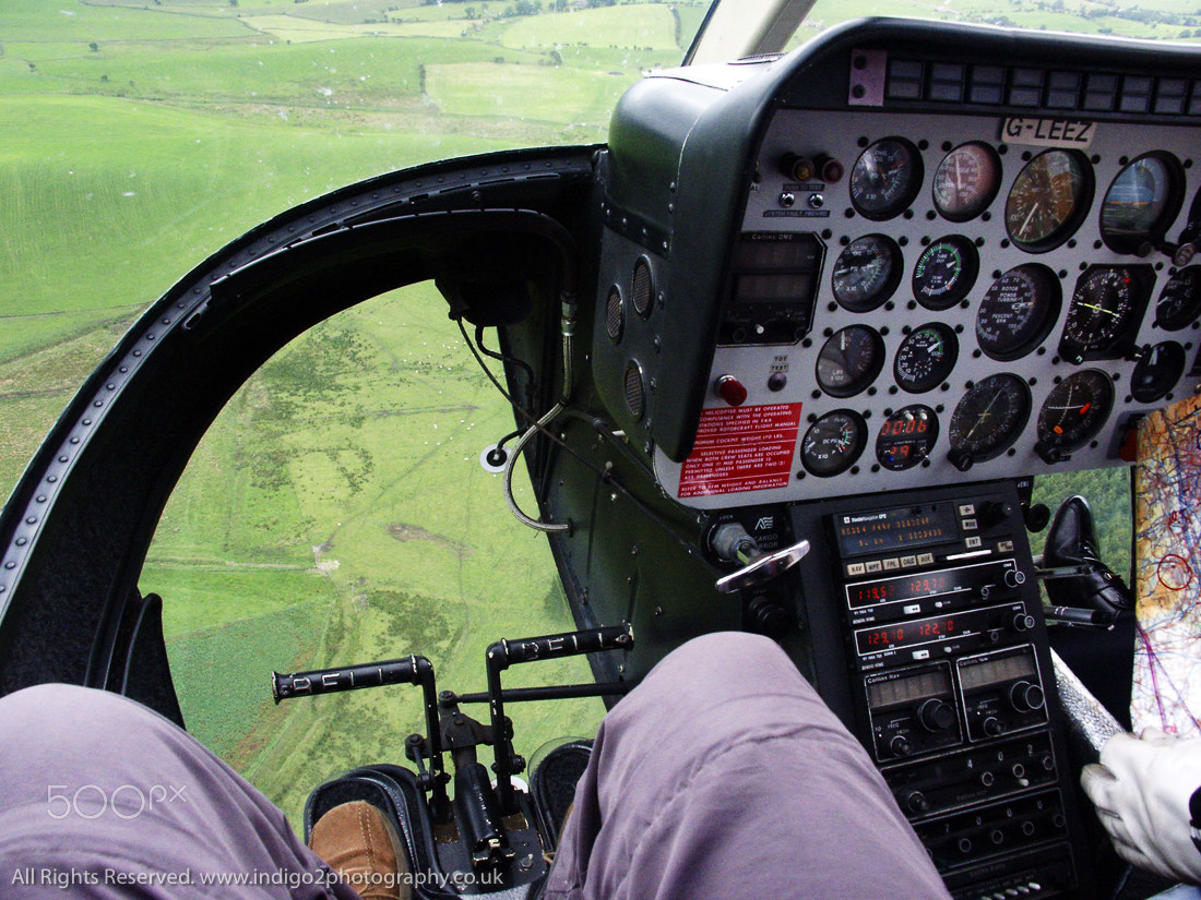 KONICA MINOLTA DiMAGE 7Hi sample photo. Flying over england photography
