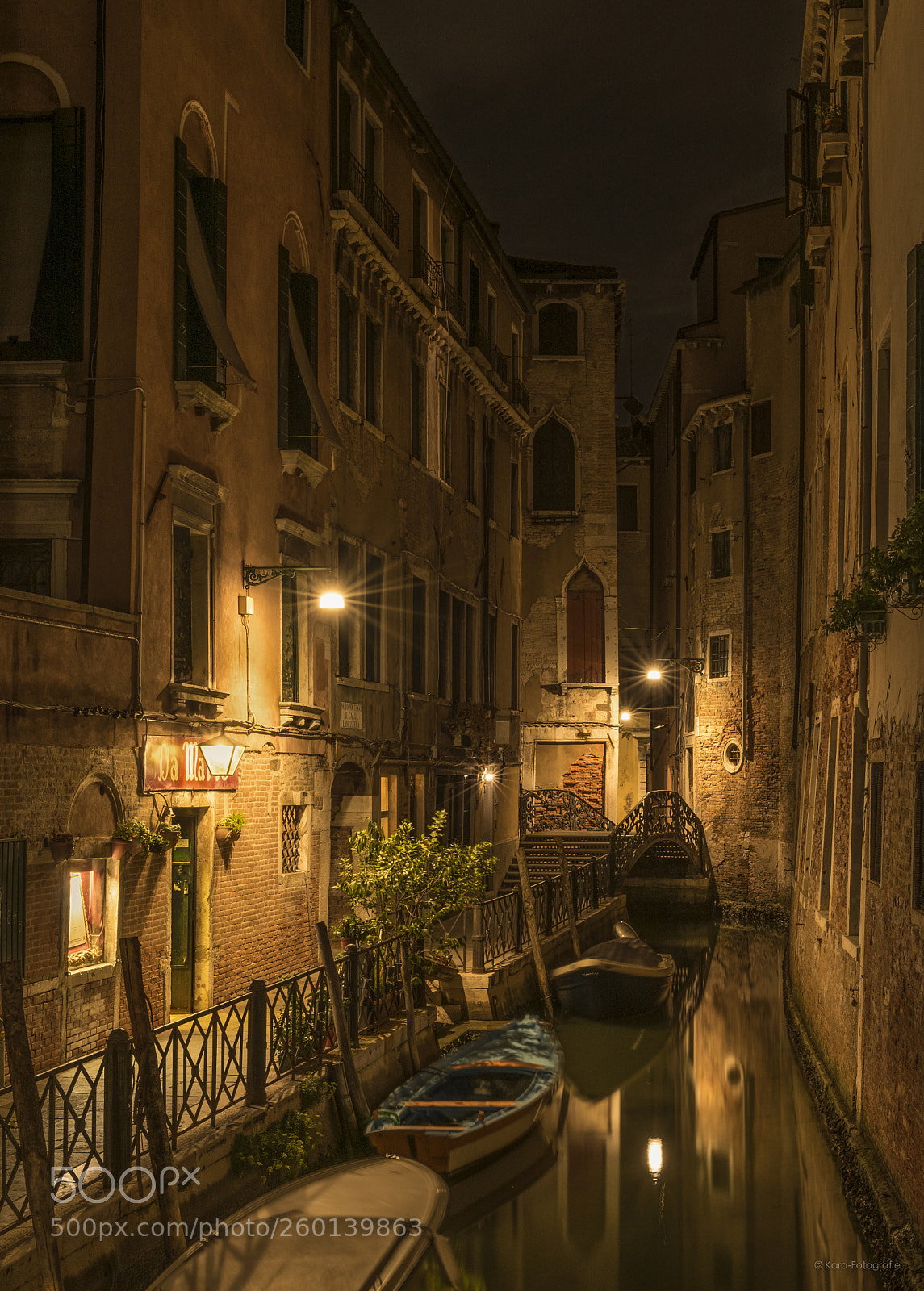 Nikon D750 sample photo. At night in venice photography