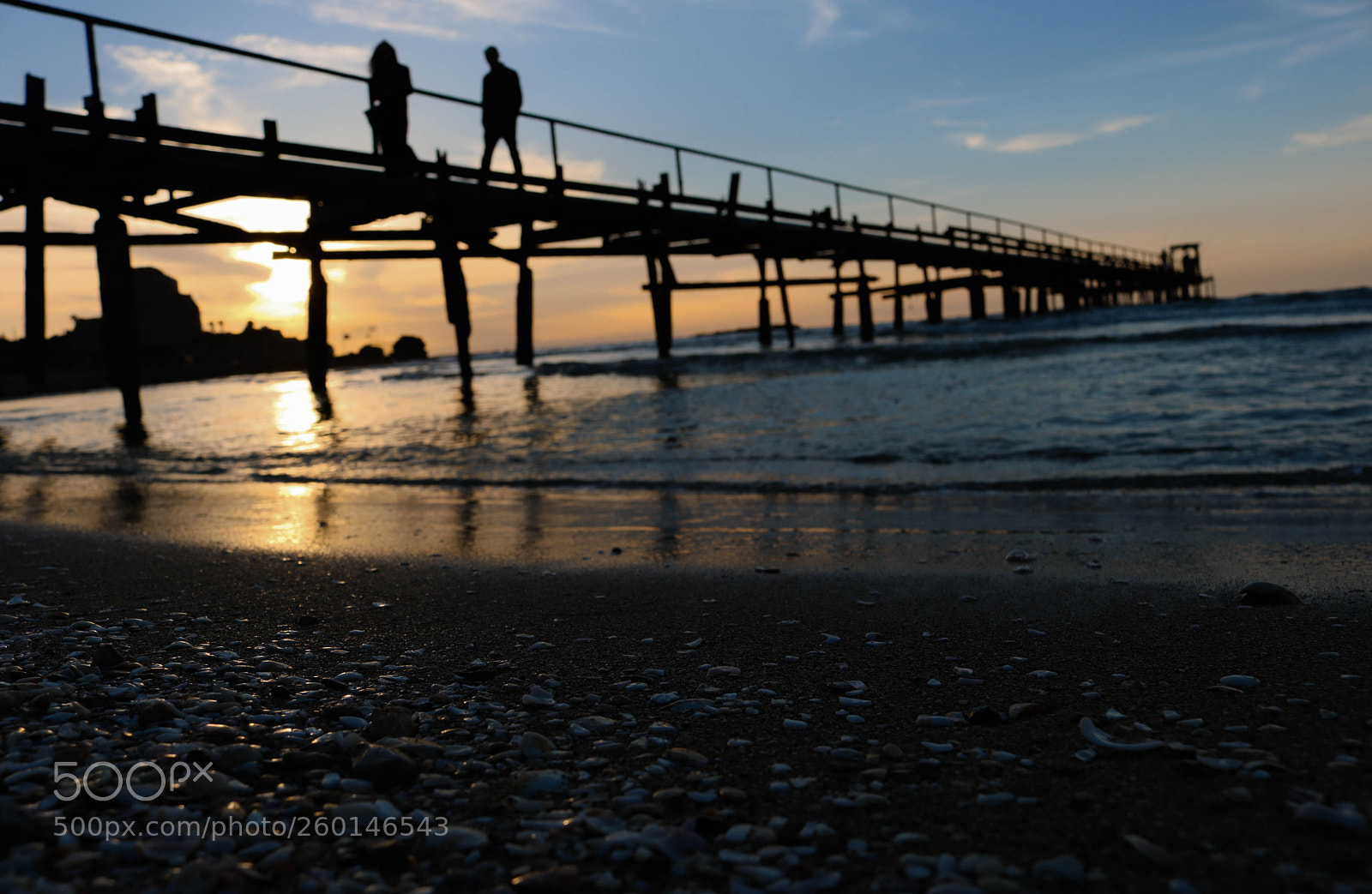 Canon EOS 750D (EOS Rebel T6i / EOS Kiss X8i) sample photo. Lovers walking photography