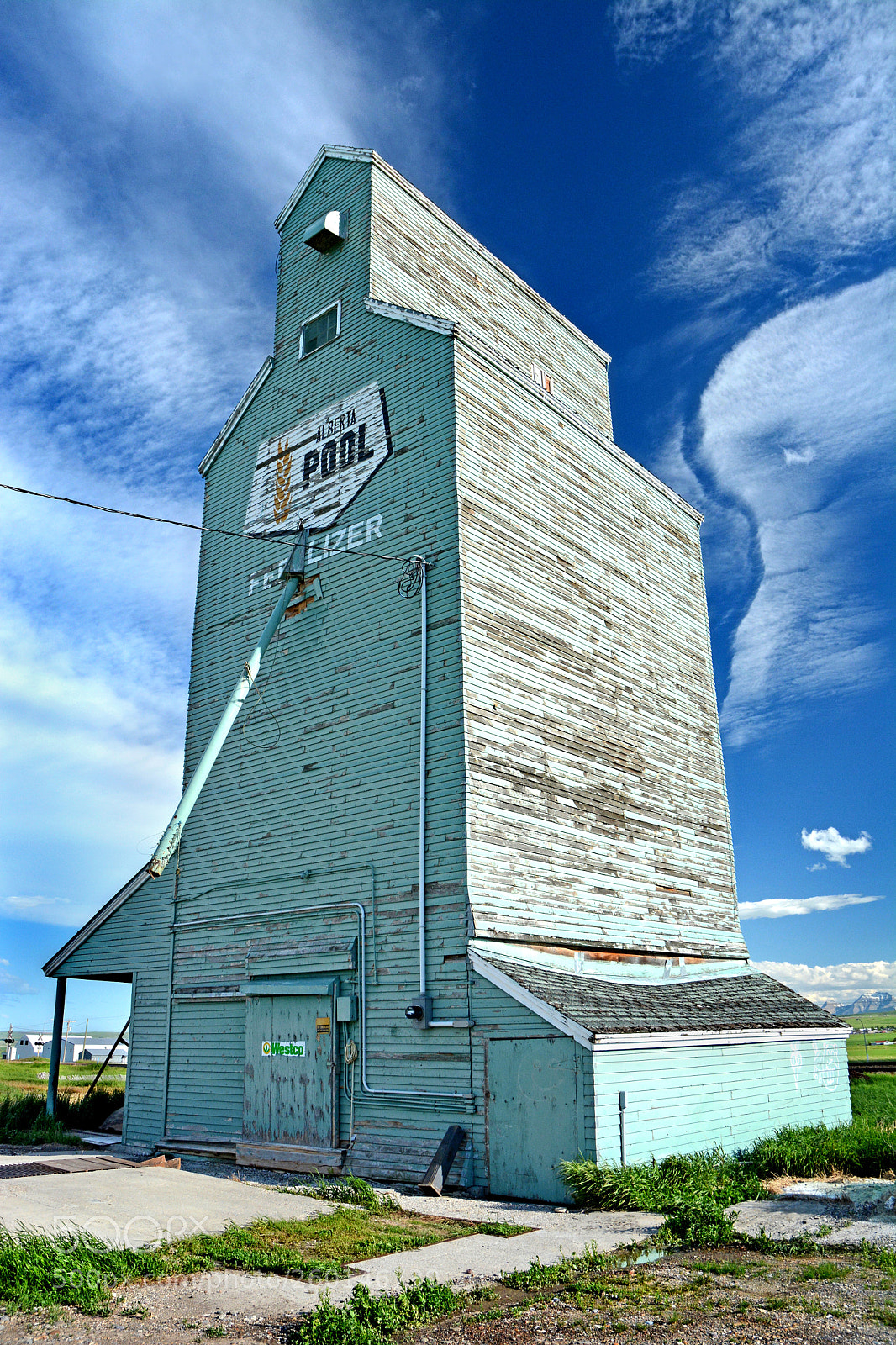 Nikon D7100 sample photo. The grain elevator at photography