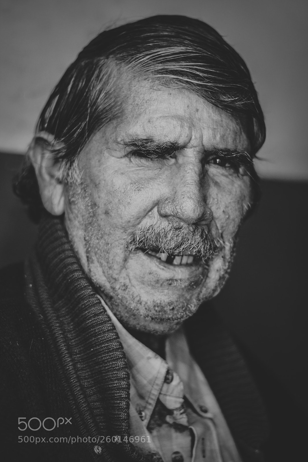Canon EOS 600D (Rebel EOS T3i / EOS Kiss X5) sample photo. Un rostro demuestra las photography