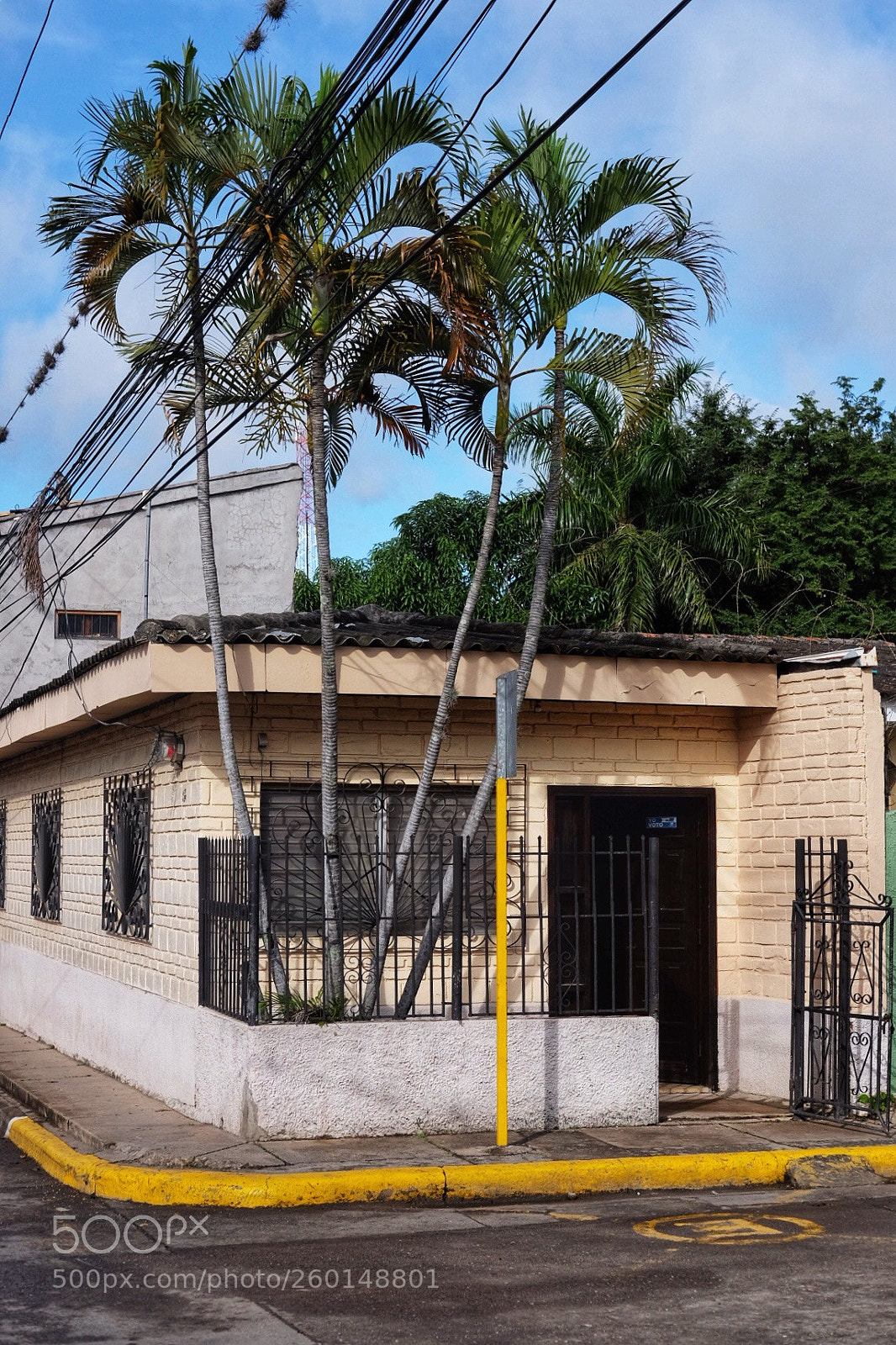 Fujifilm X-T1 sample photo. Typical house of comayagua photography