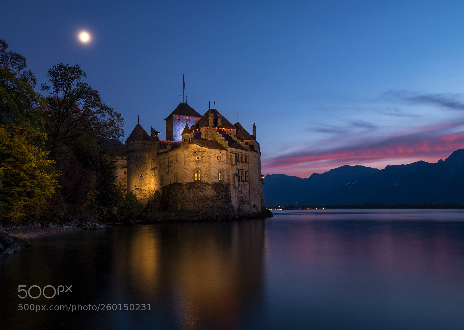 Olympus OM-D E-M1 Mark II sample photo. Night chillon photography