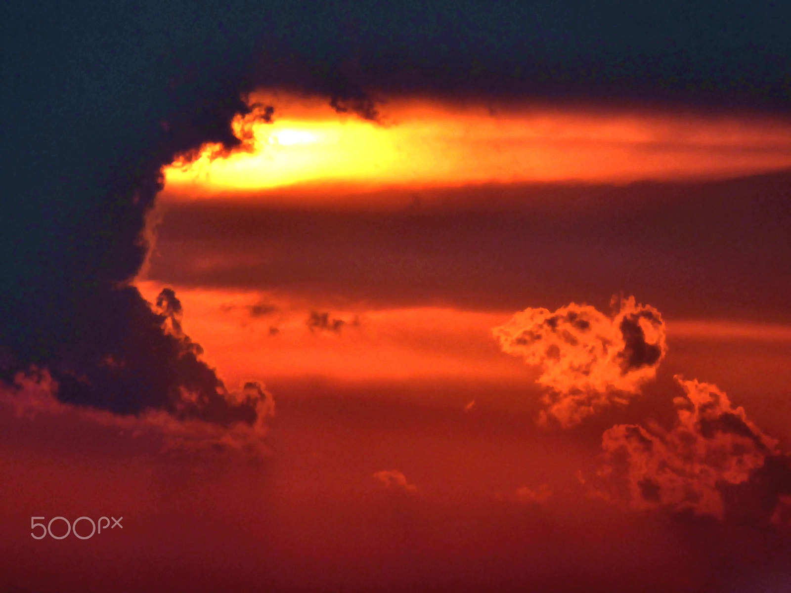 Panasonic Lumix DMC-ZS40 (Lumix DMC-TZ60) sample photo. A beautiful sky over moscow. sunset. photography