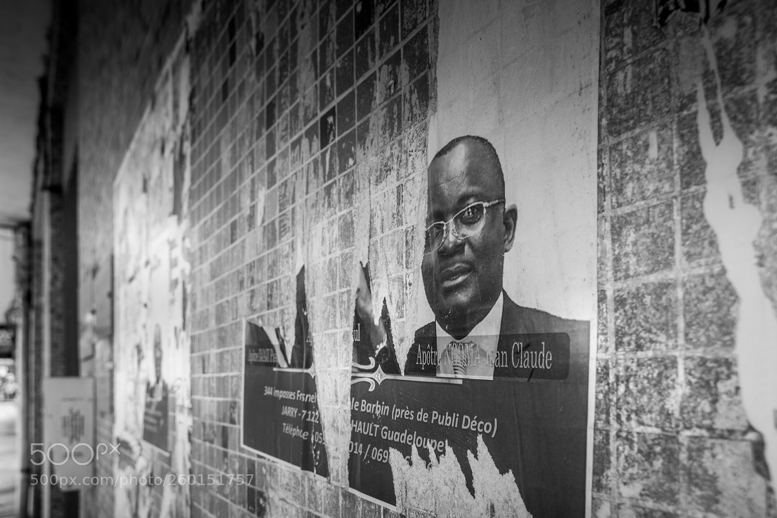 Sony a6000 sample photo. On the wall photography
