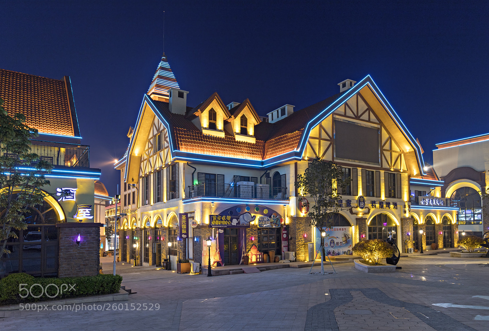 Canon EOS 6D Mark II sample photo. Beer houses in tsingtao photography