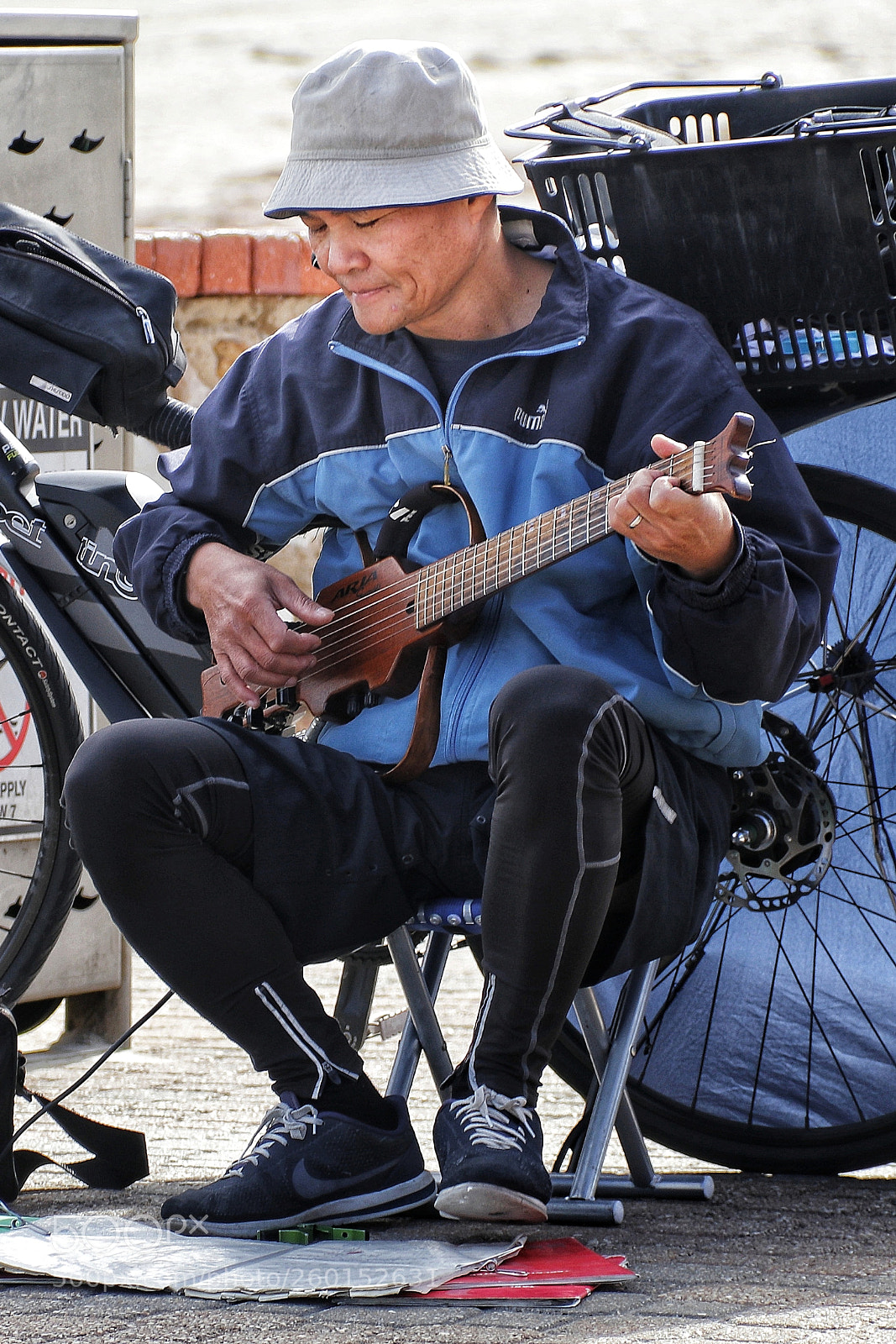 Canon EOS 80D sample photo. Glenelg beach busker photography
