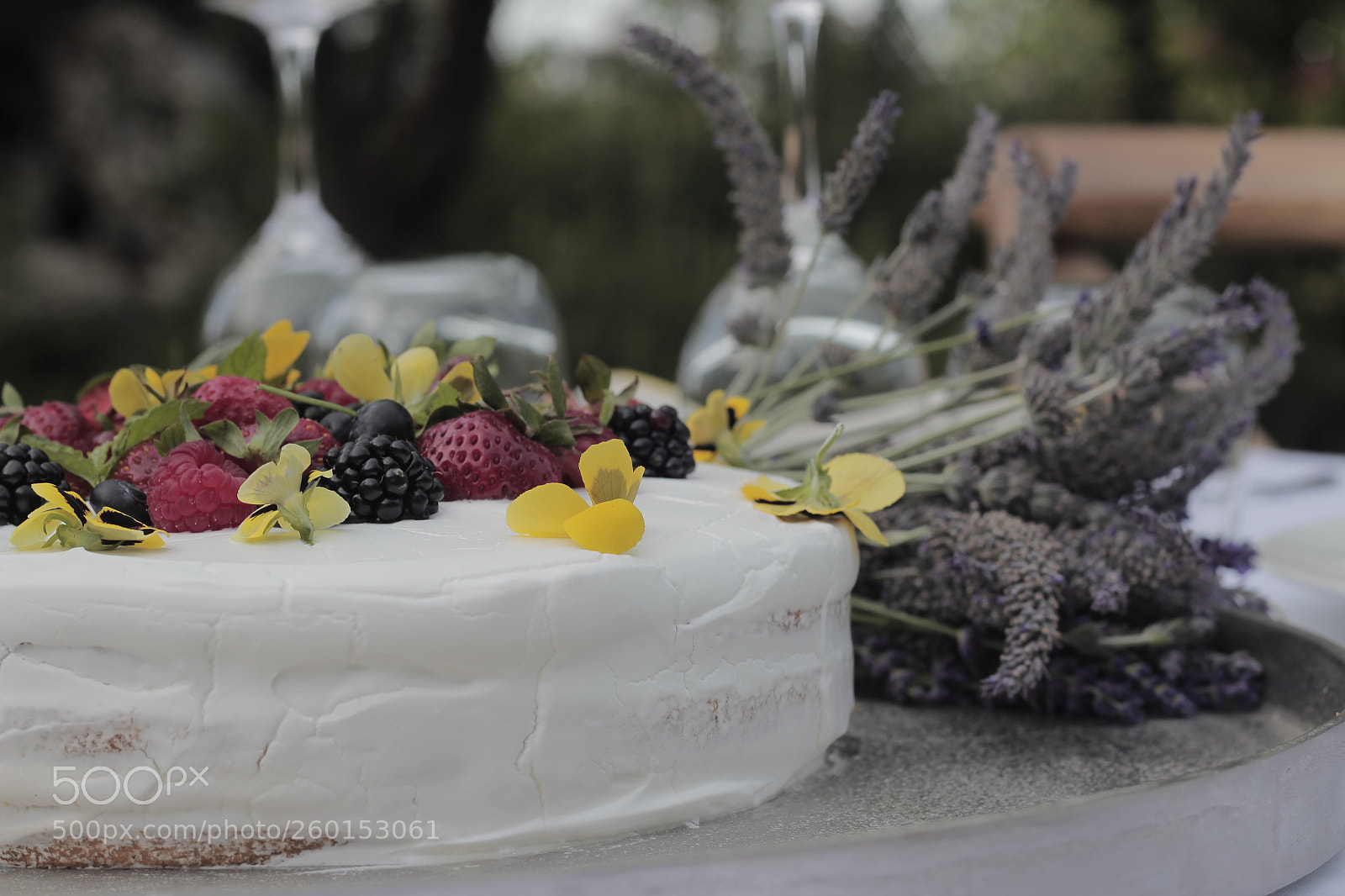 Canon EOS 600D (Rebel EOS T3i / EOS Kiss X5) sample photo. Wedding cake photography