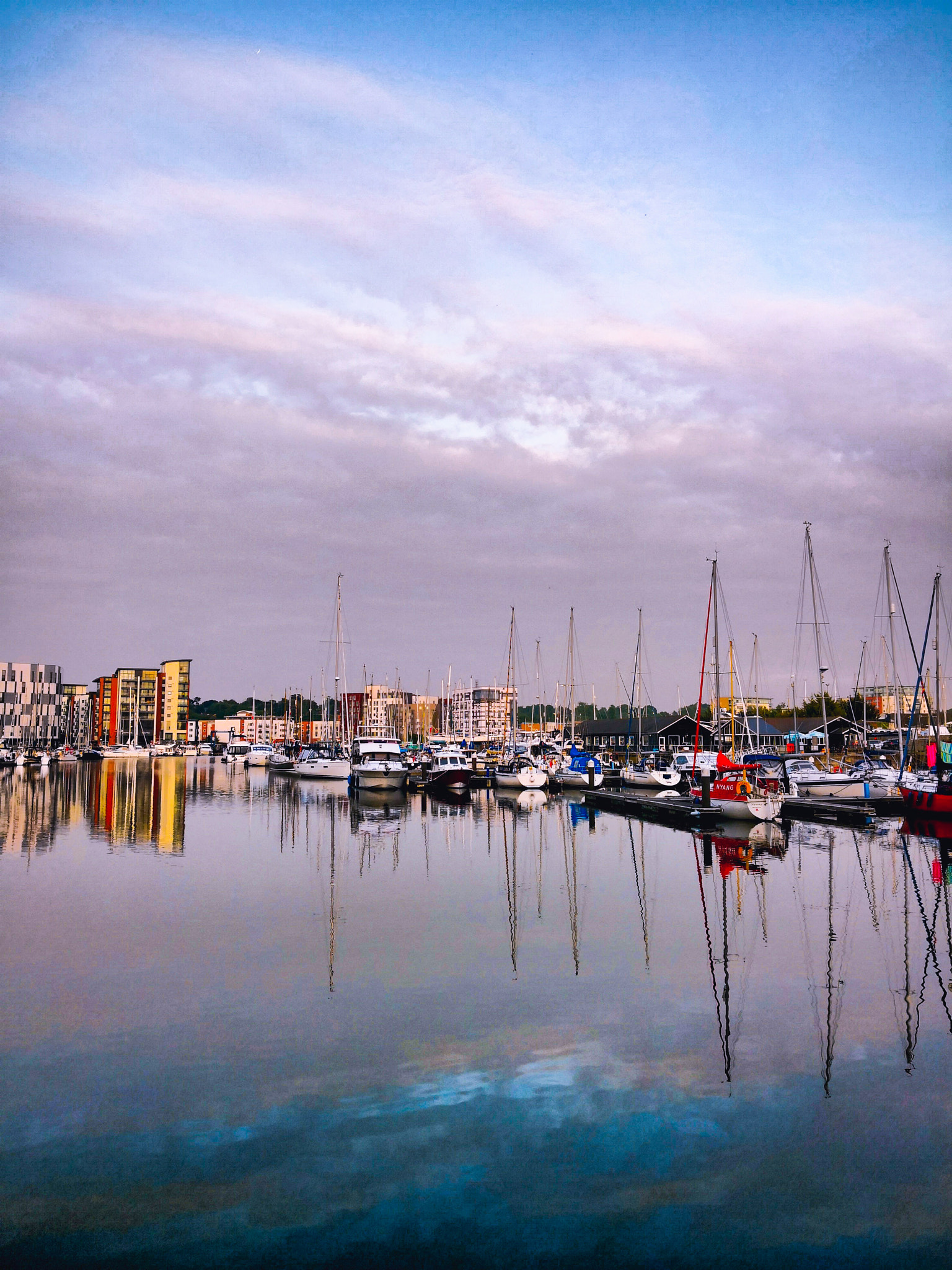 HUAWEI Mate 10 sample photo. Amazing reflection photography