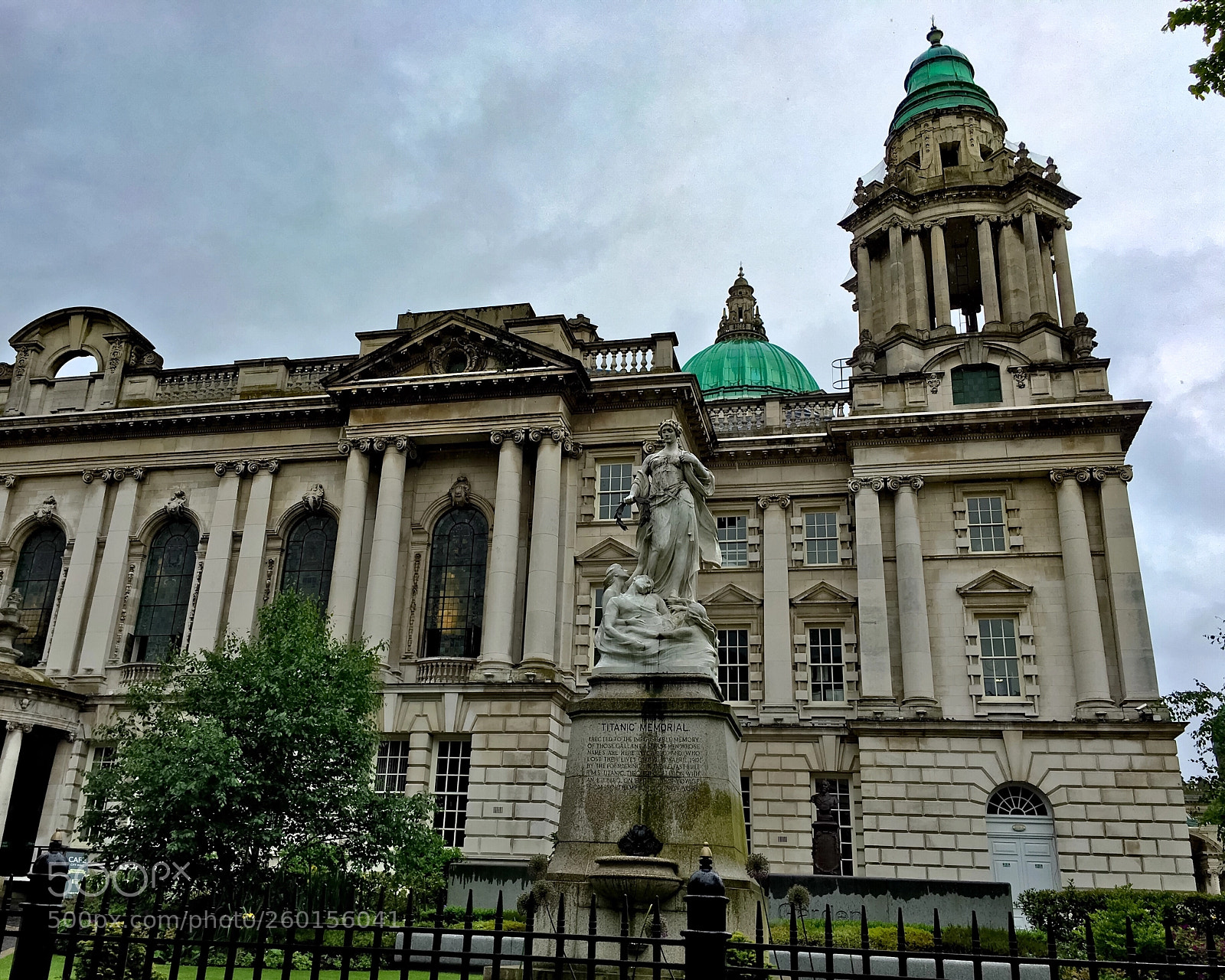 Apple iPhone 6s Plus sample photo. Belfast city hall photography