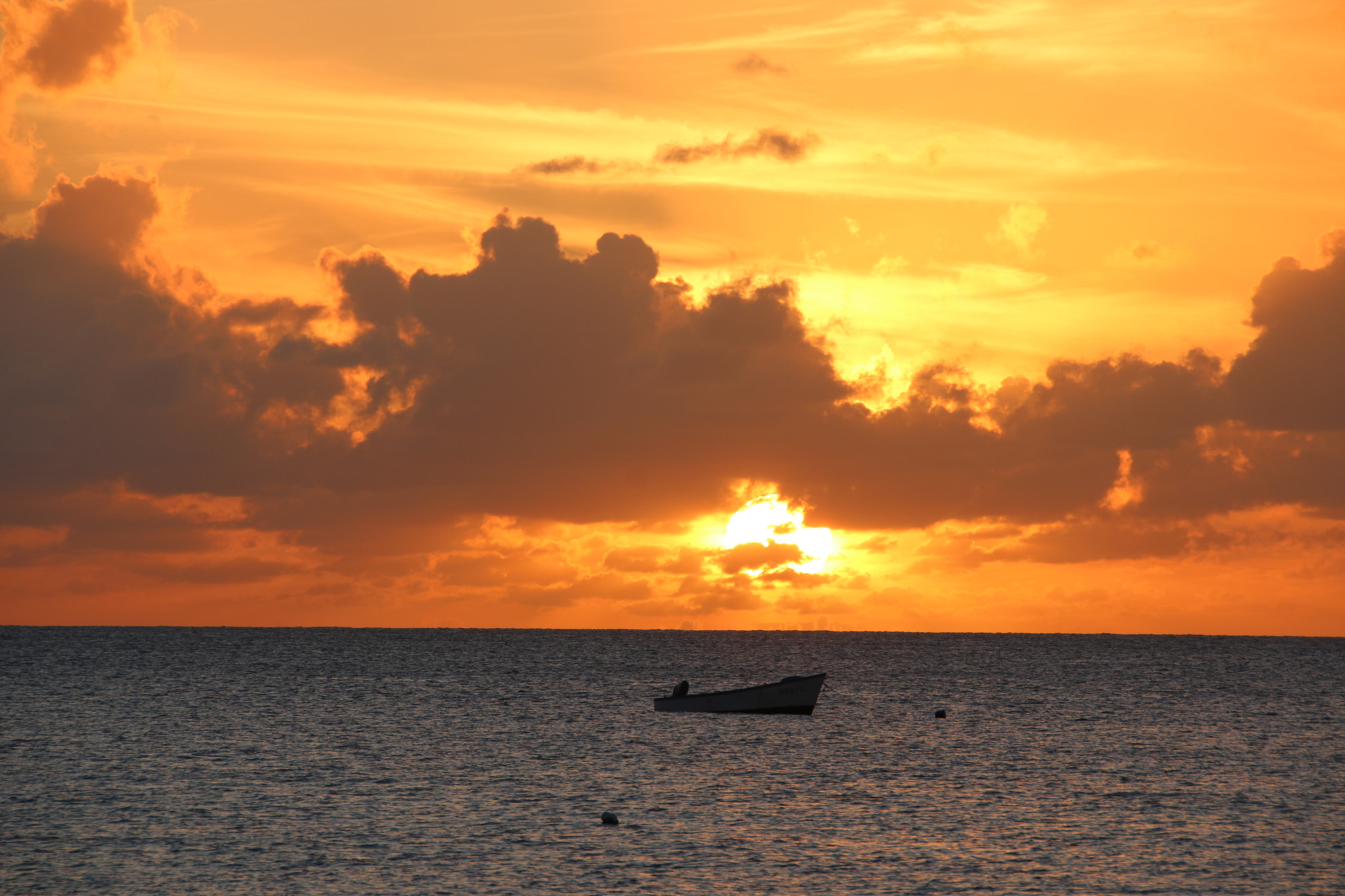 Canon EOS 70D + Canon EF 75-300mm F4.0-5.6 IS USM sample photo. Sunset at paynes bay, barbados photography