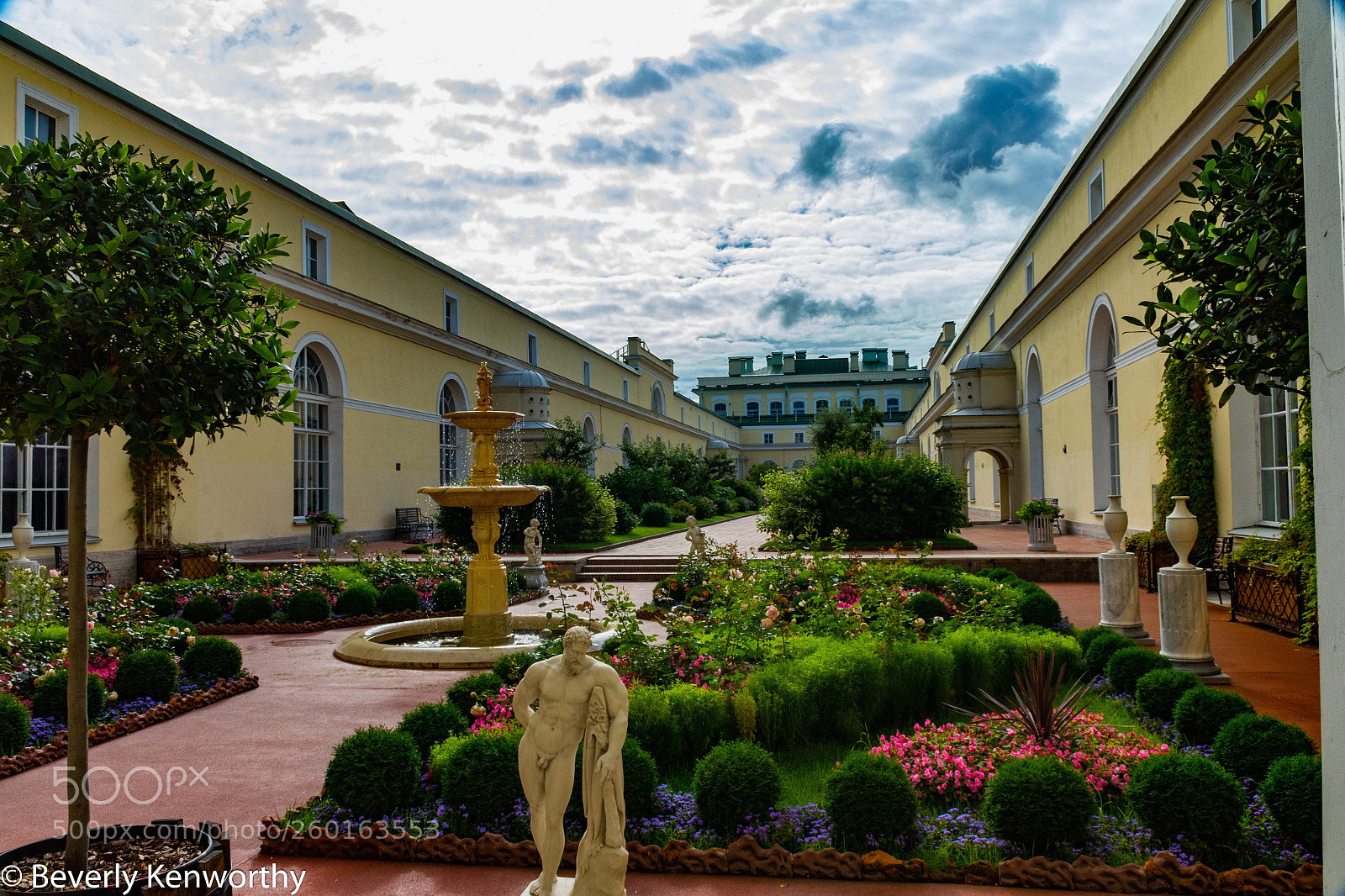 Nikon D7200 sample photo. Hidden courtyard garden photography