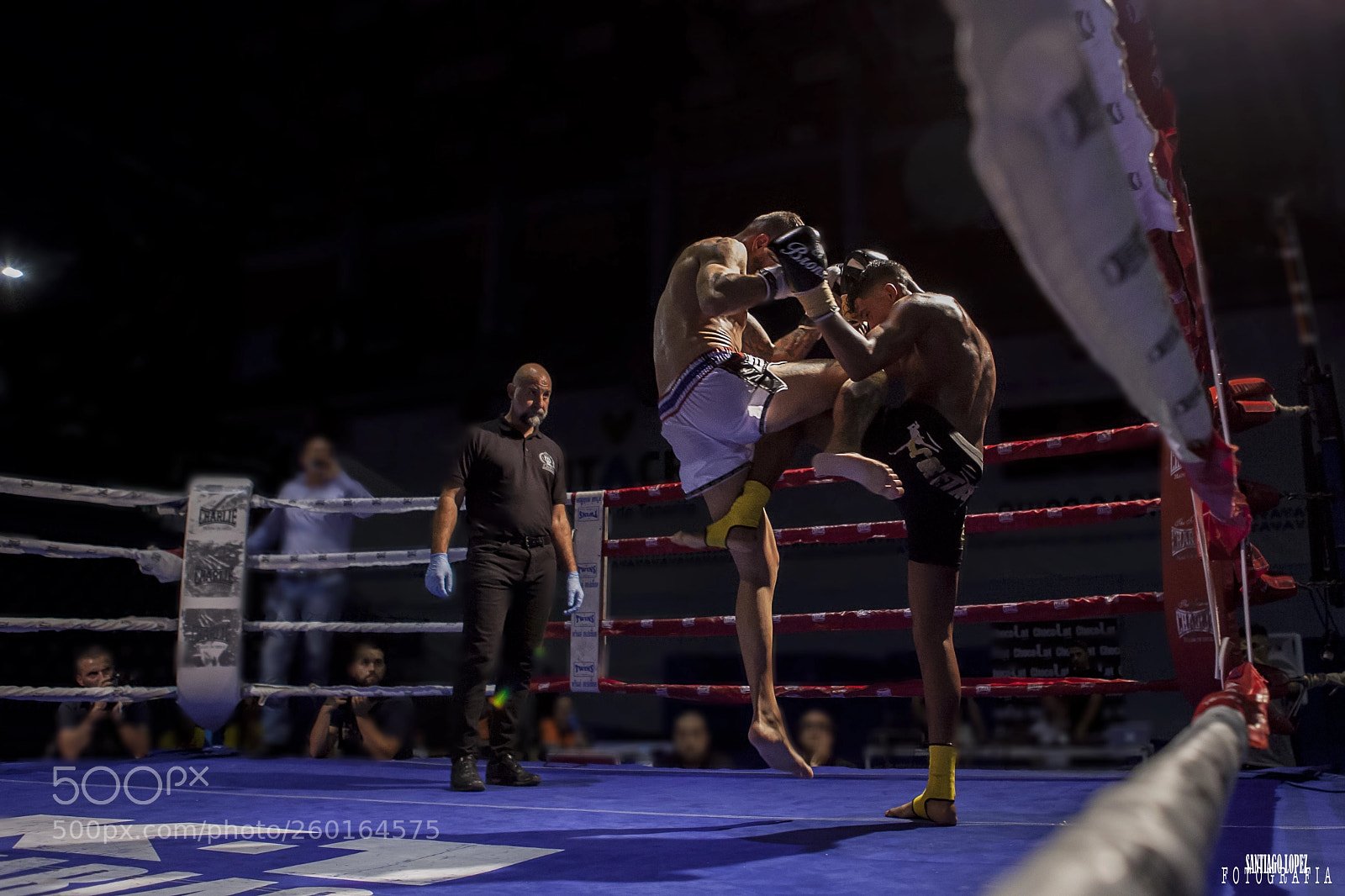 Canon EOS 5D Mark II sample photo. Fight photography