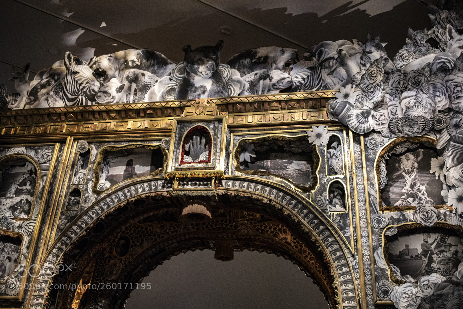 Canon EOS 5D Mark IV sample photo. Paper arch photography