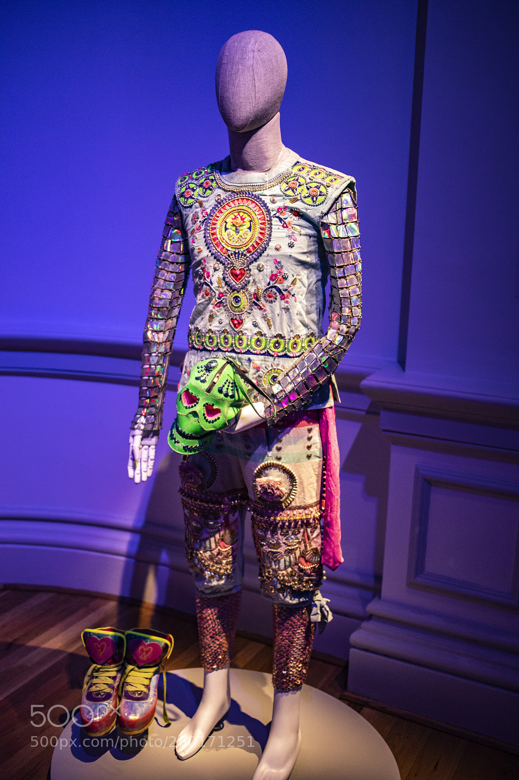 Canon EOS 5D Mark IV sample photo. Burning man outfit photography