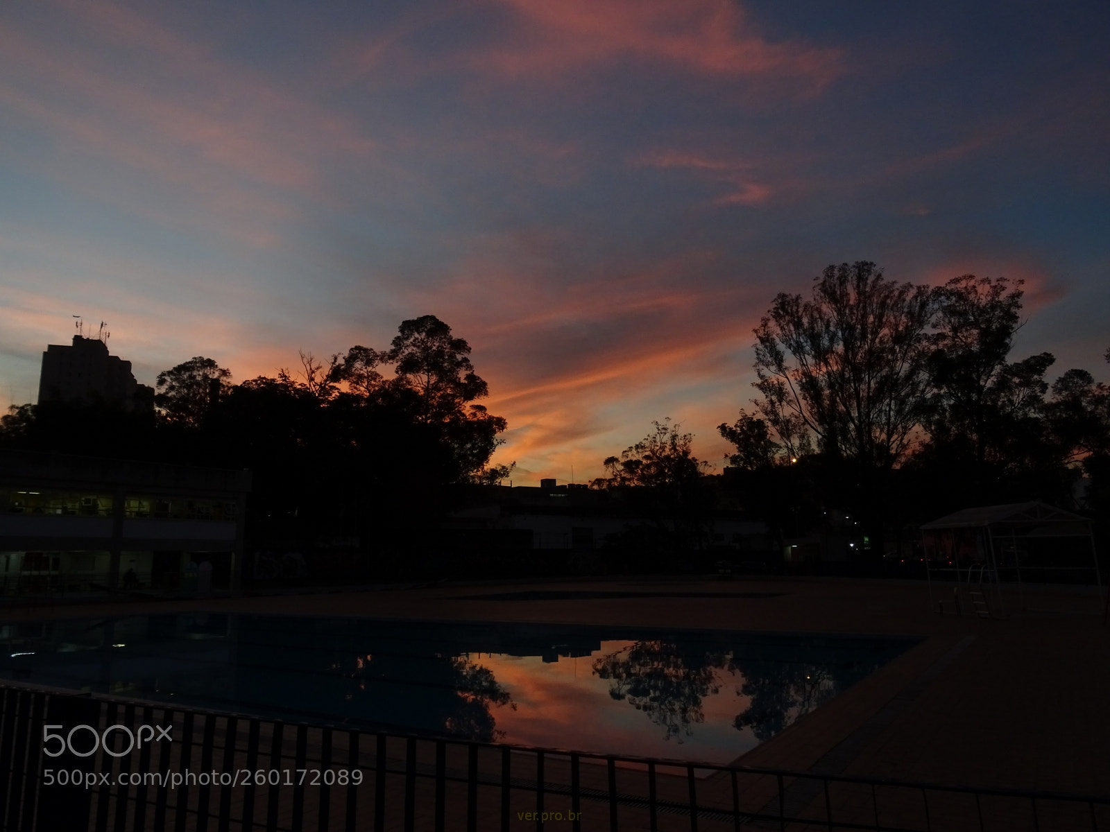 Sony DSC-HX60V sample photo. Crepúsculo photography