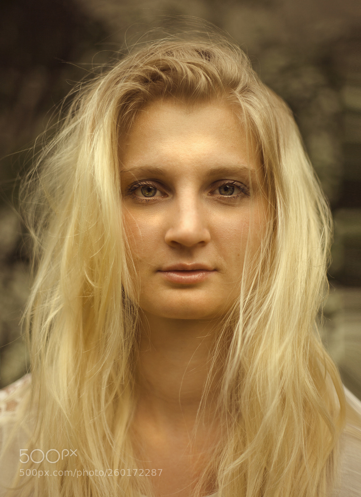 Canon EOS 5D Mark II sample photo. Peek photography