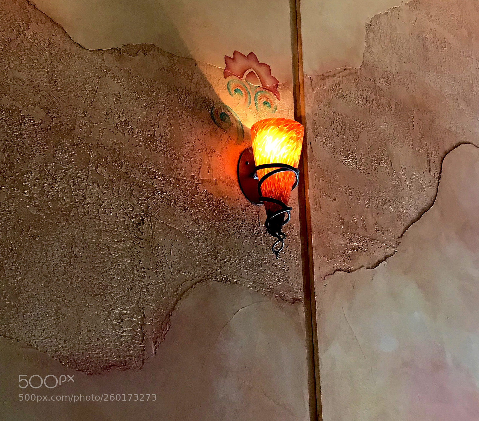 Apple iPhone 7 Plus sample photo. Wall light photography