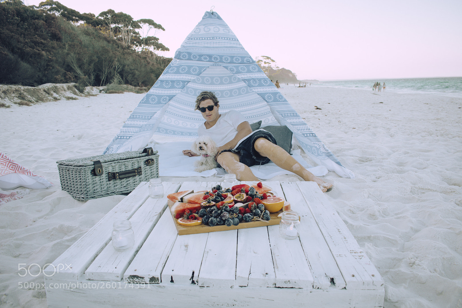 Nikon D3400 sample photo. Beach picnic with mans photography