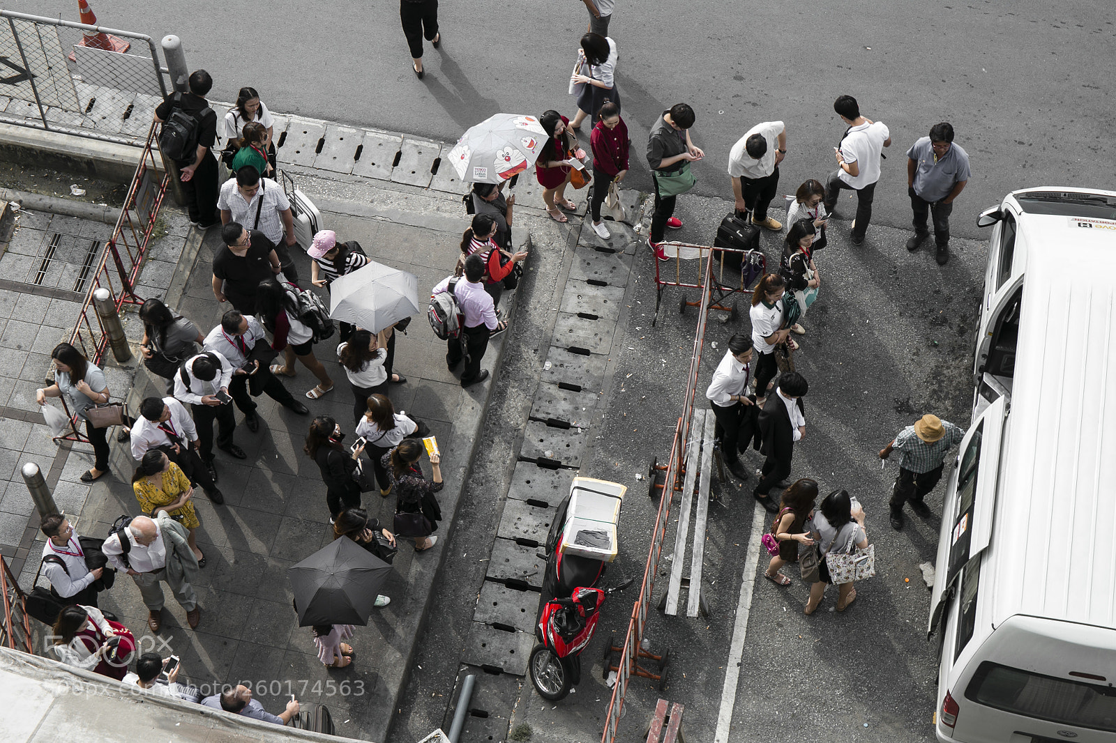 Canon EOS 6D sample photo. Working hours in bangkok photography