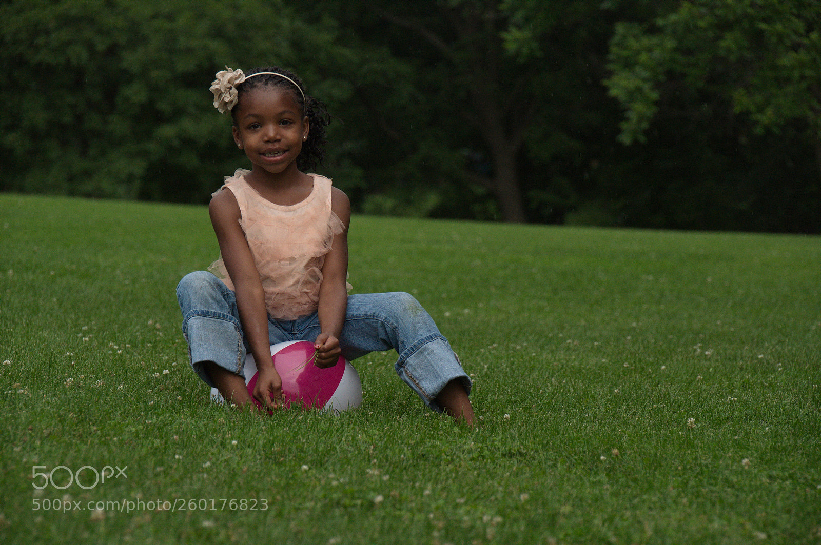 Nikon D5000 sample photo. O photography