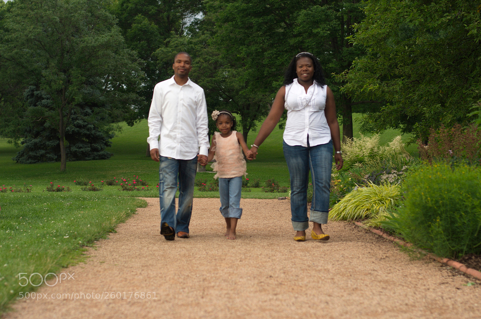 Nikon D5000 sample photo. O photography