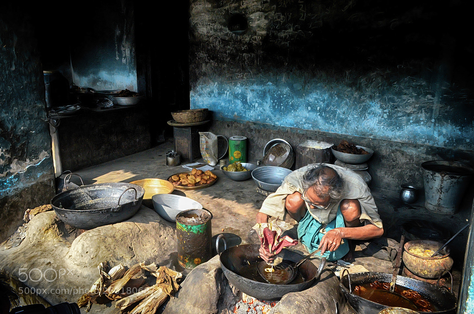 Nikon D5100 sample photo. An old snacks seller. photography