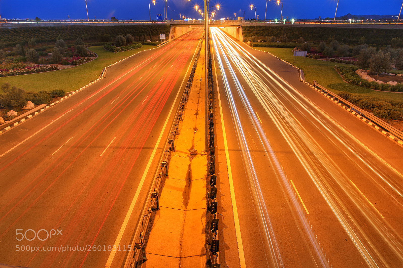 Canon EOS 5D Mark IV sample photo. Car lights photography