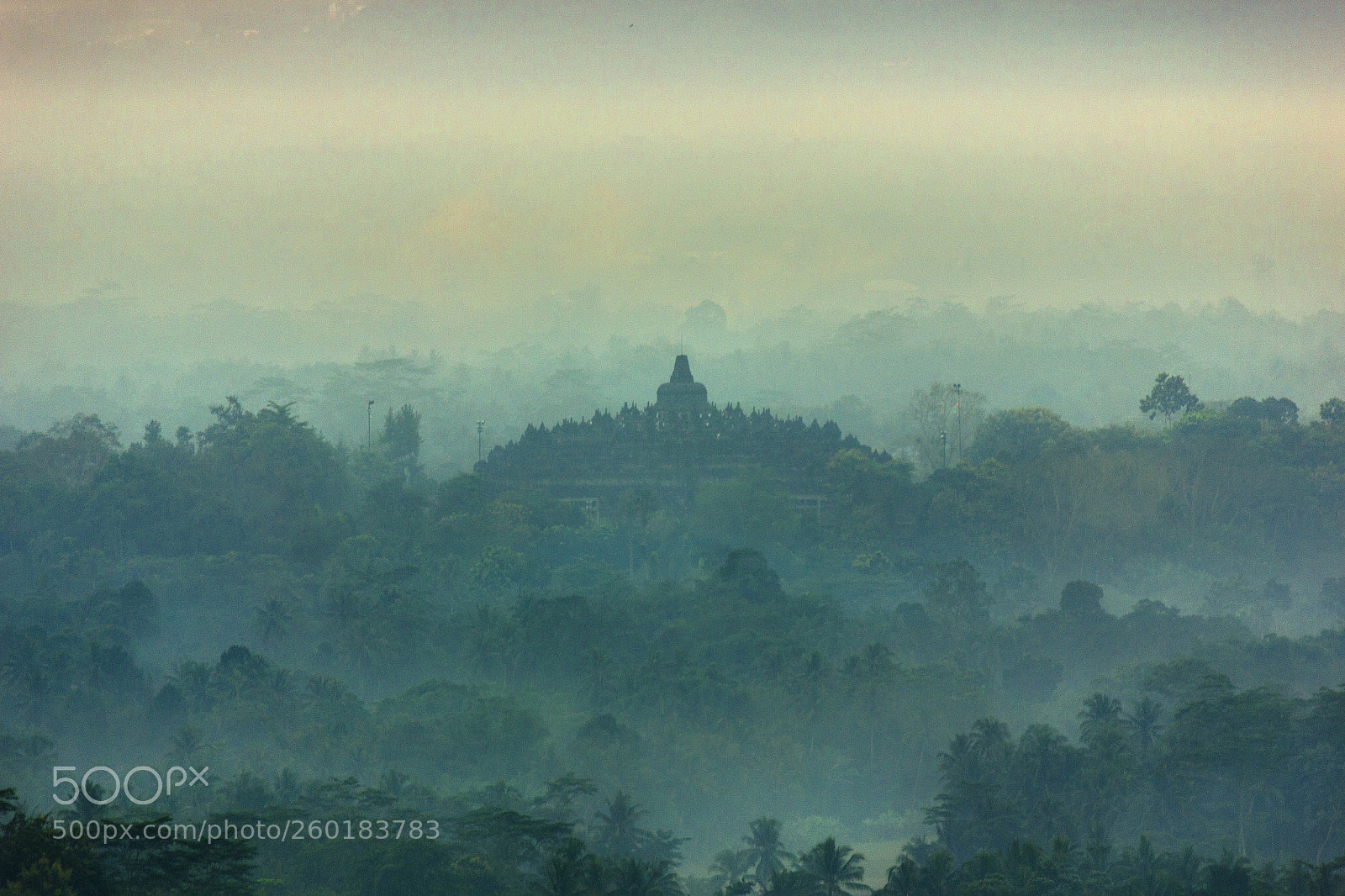 Canon EOS 550D (EOS Rebel T2i / EOS Kiss X4) sample photo. Borobudur photography