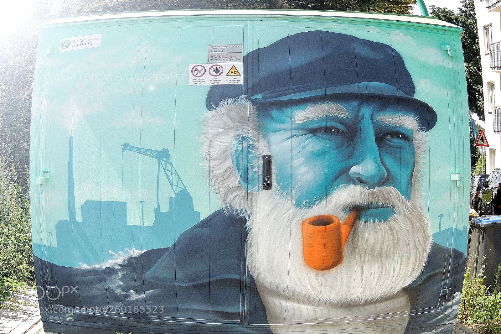 Nikon Coolpix P510 sample photo. Street art ( the captain ) photography