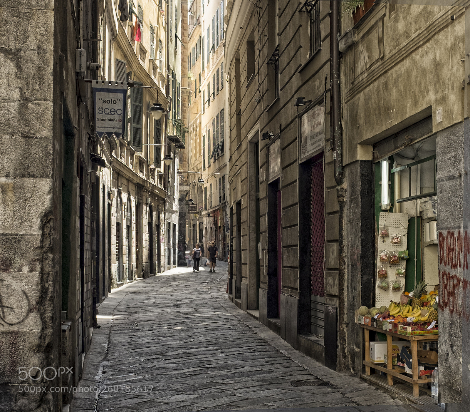 Fujifilm X100S sample photo. Genova narrow street photography