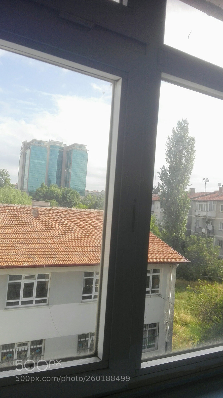 HUAWEI P8 Lite sample photo. Out of my classroom photography