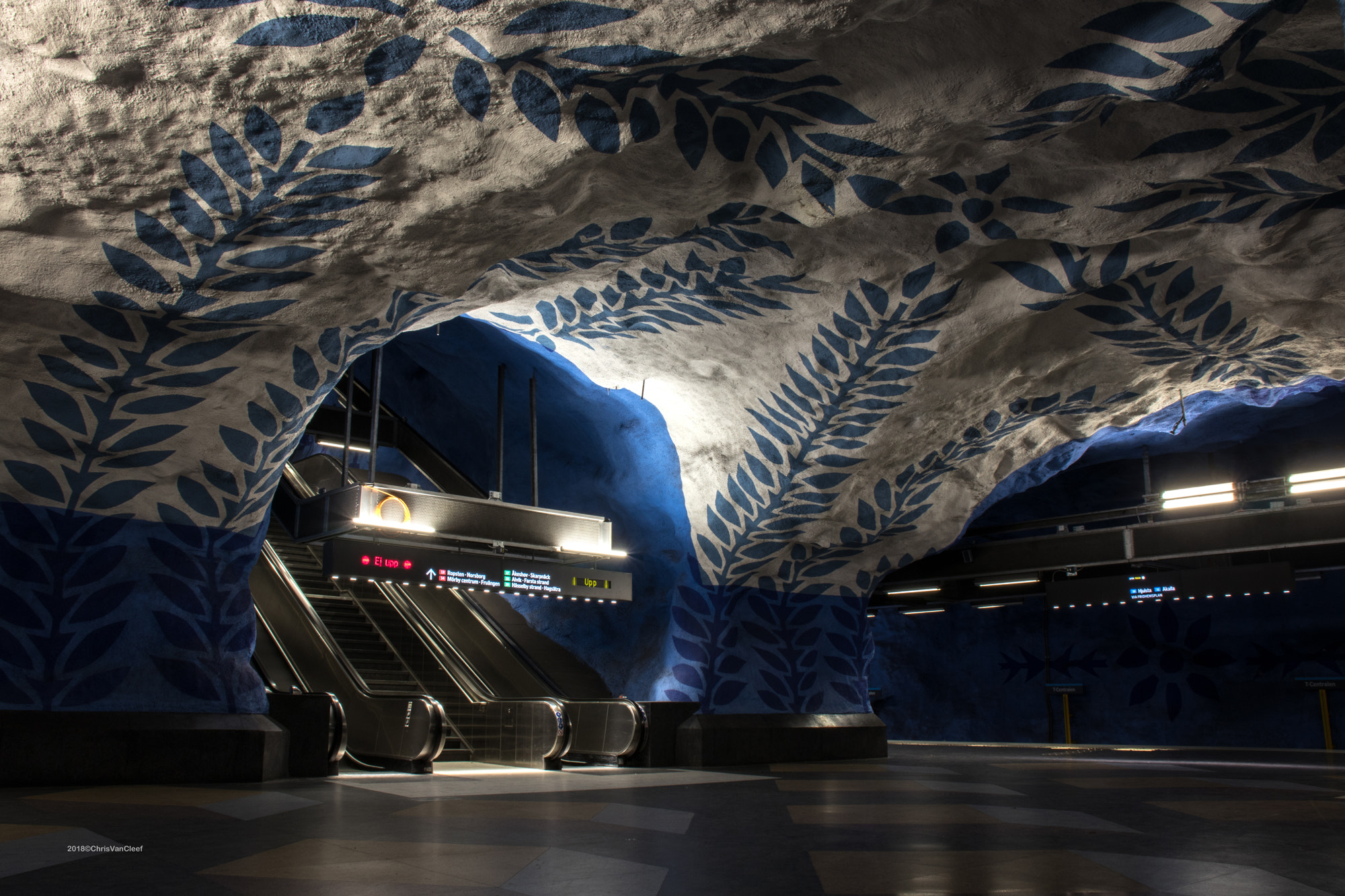 Canon EOS M5 sample photo. Stockholm underground, t-centralen photography