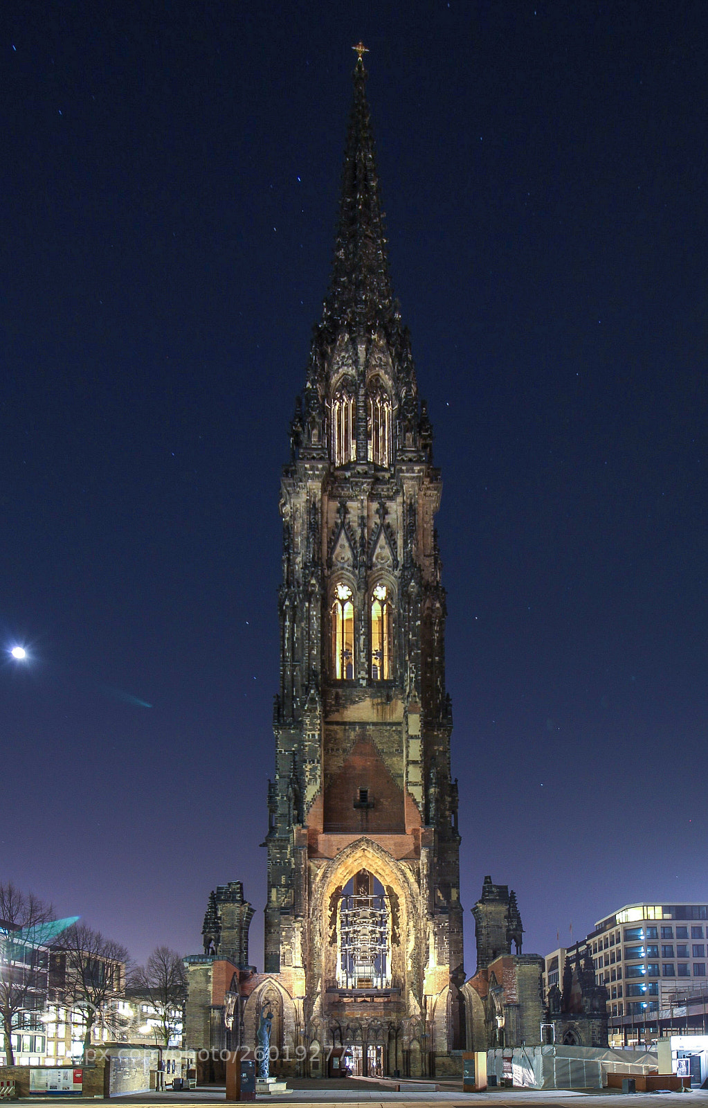 Canon EOS 700D (EOS Rebel T5i / EOS Kiss X7i) sample photo. Mahnmal st.nikolai kirche in photography