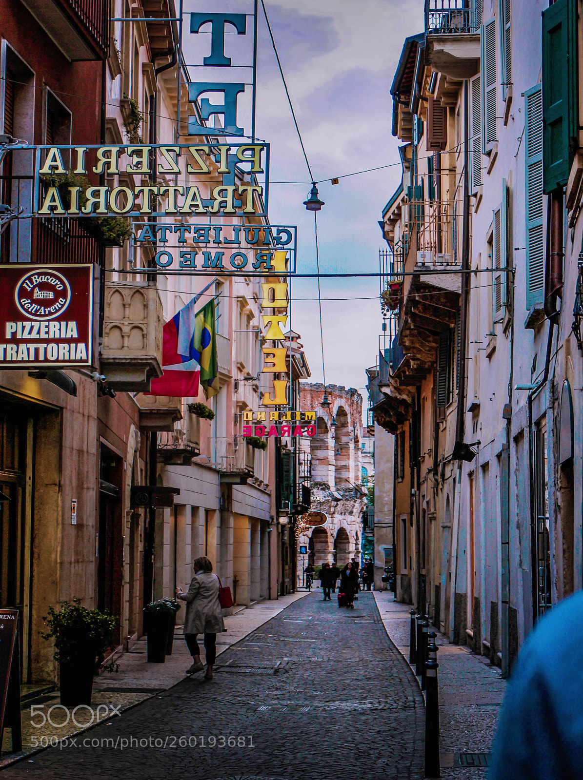 Canon EOS 550D (EOS Rebel T2i / EOS Kiss X4) sample photo. Verona photography