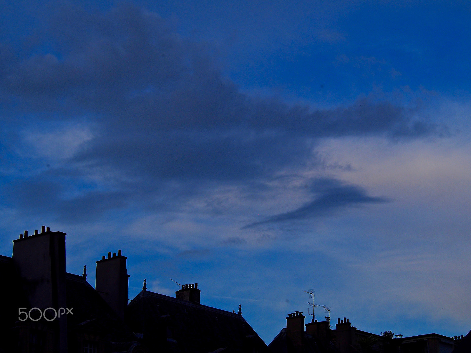 Olympus PEN E-PL6 sample photo. Blue, grey, black photography